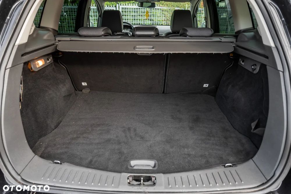 Ford Kuga 2.0 TDCi 2x4 Titanium - 25