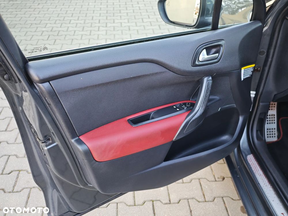 Citroën DS4 HDi 165 SoChic - 26