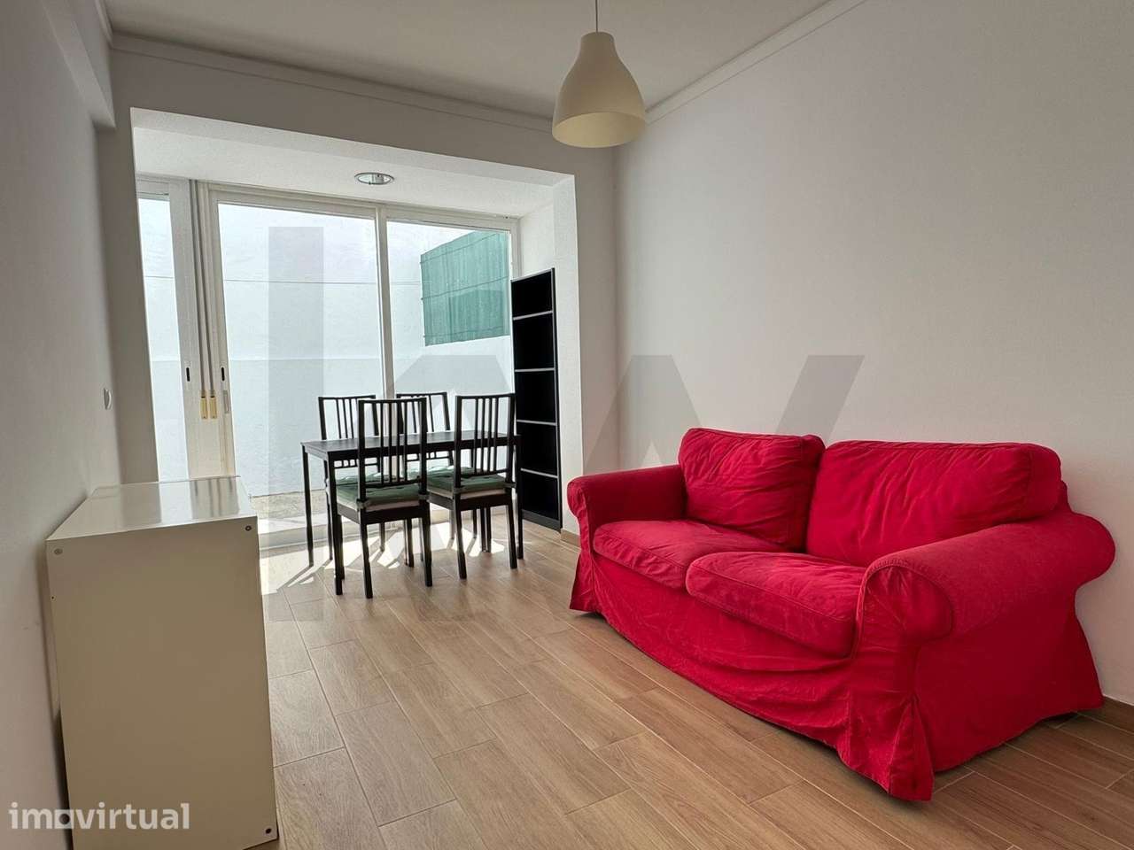 Apartamento T1 com logradouro em Algés | Mobilado e equipado para arre - Grande imagem: 3/6