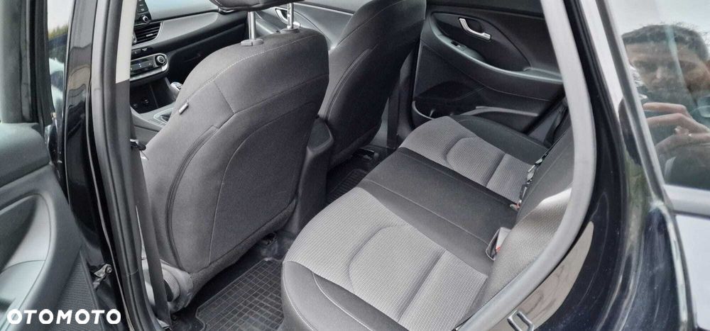 Hyundai i30 1.5 DPI Classic + - 31