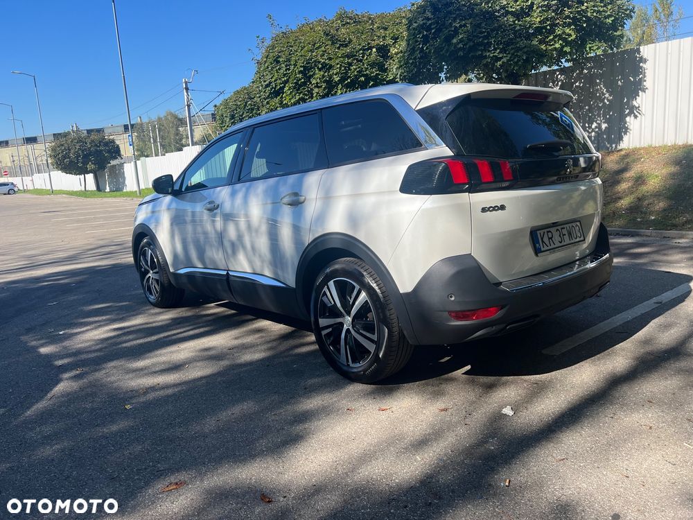 Peugeot 5008 - 5