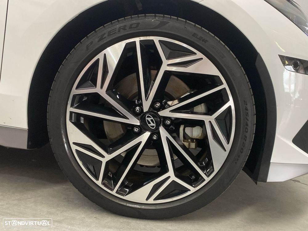 Hyundai Ioniq - 22