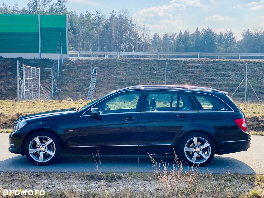 Mercedes-Benz Klasa C 180 CGI Automatik BlueEFFICIENCY Avantgarde - 19