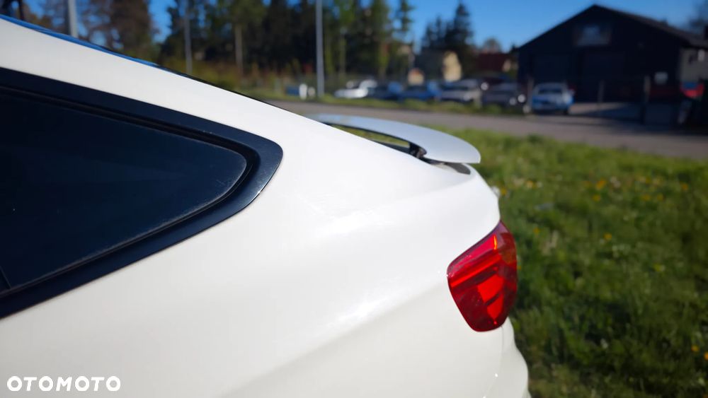 BMW 3GT 318d M Sport - 25