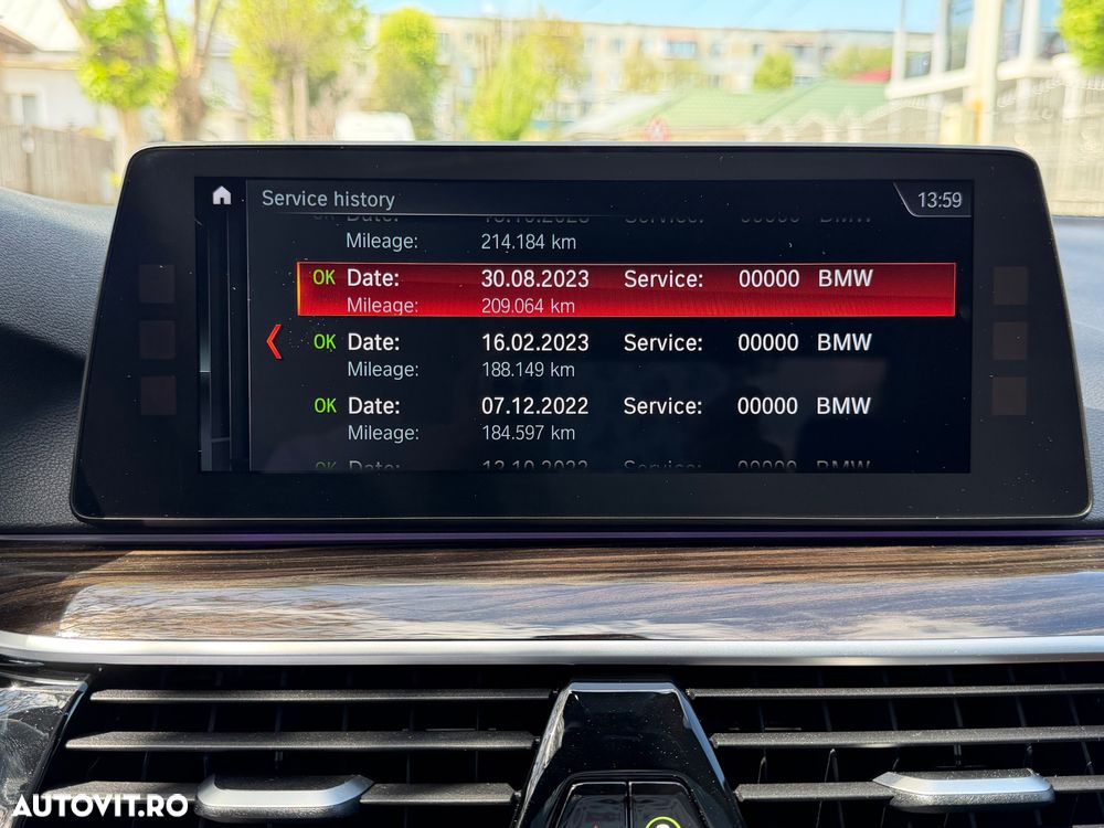 BMW Seria 5 530d xDrive AT - 16