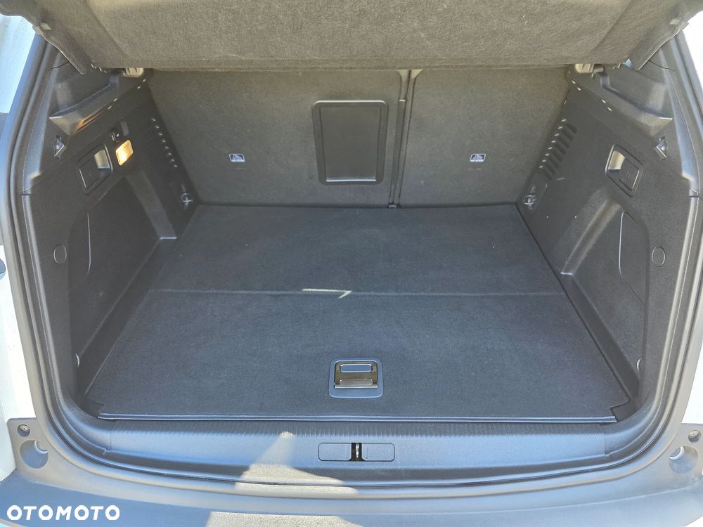 Peugeot 3008 1.6 PureTech GPF Allure S&S EAT8 - 34