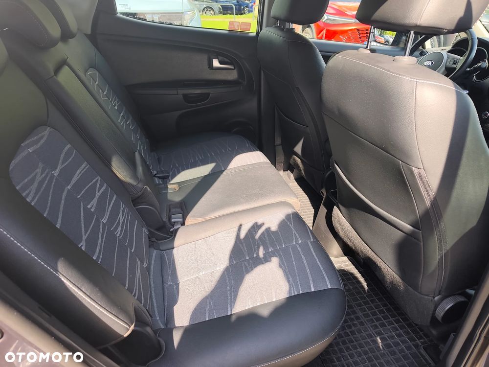 Kia Venga 1.6 Business Line - 11
