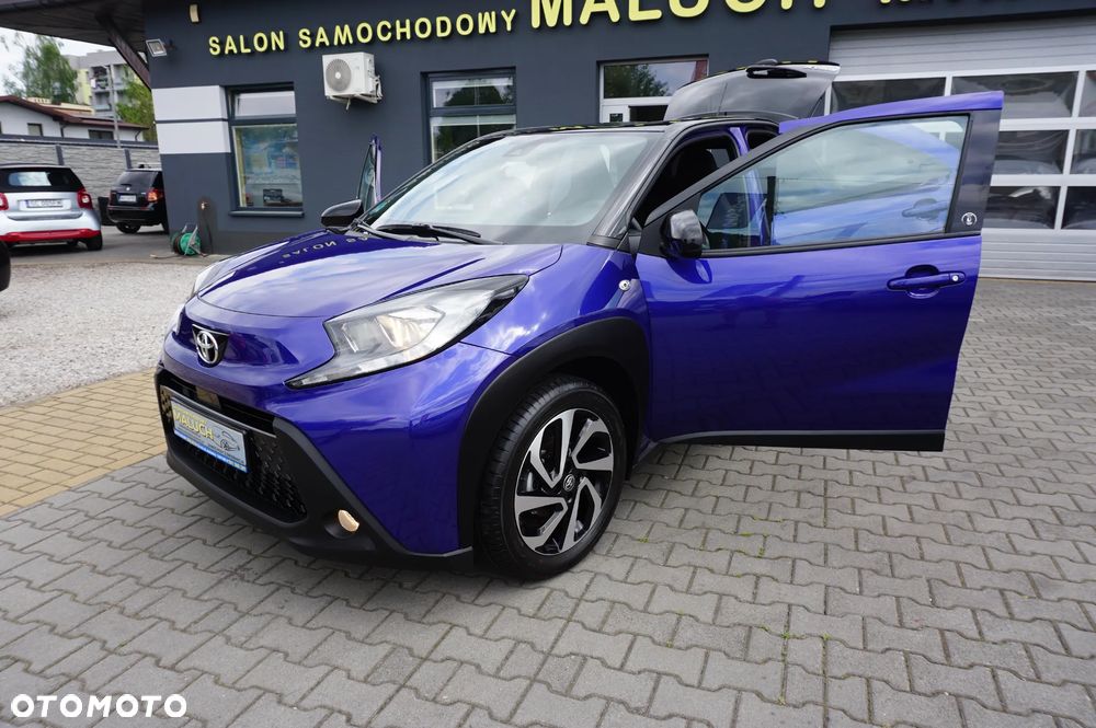 Toyota Aygo X x-shift x-play Team Deutschland - 11