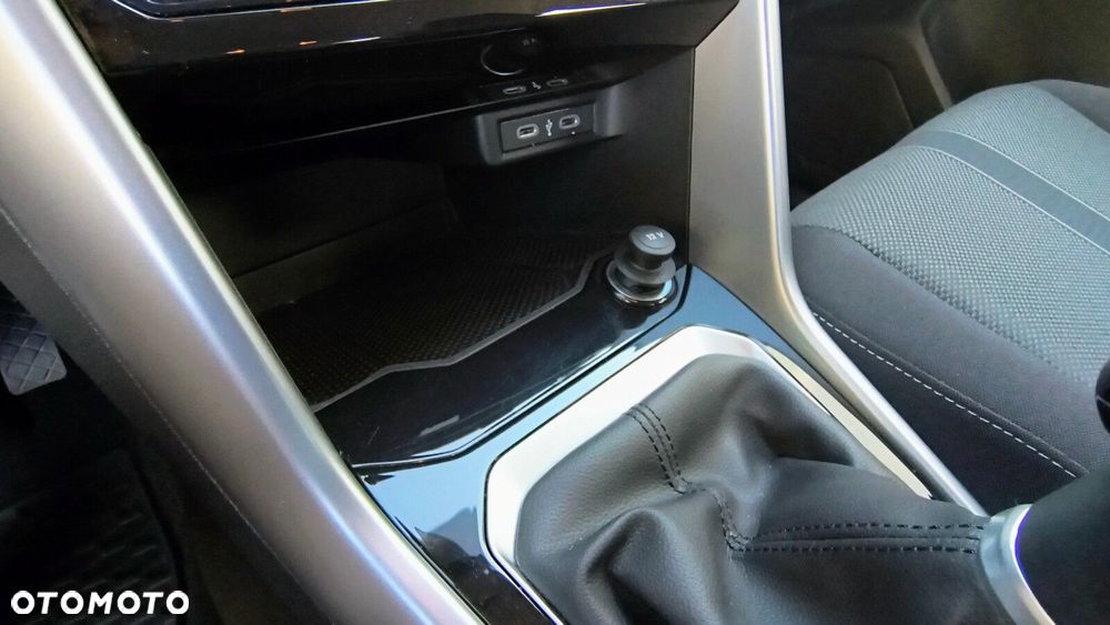 Volkswagen T-Roc - 29