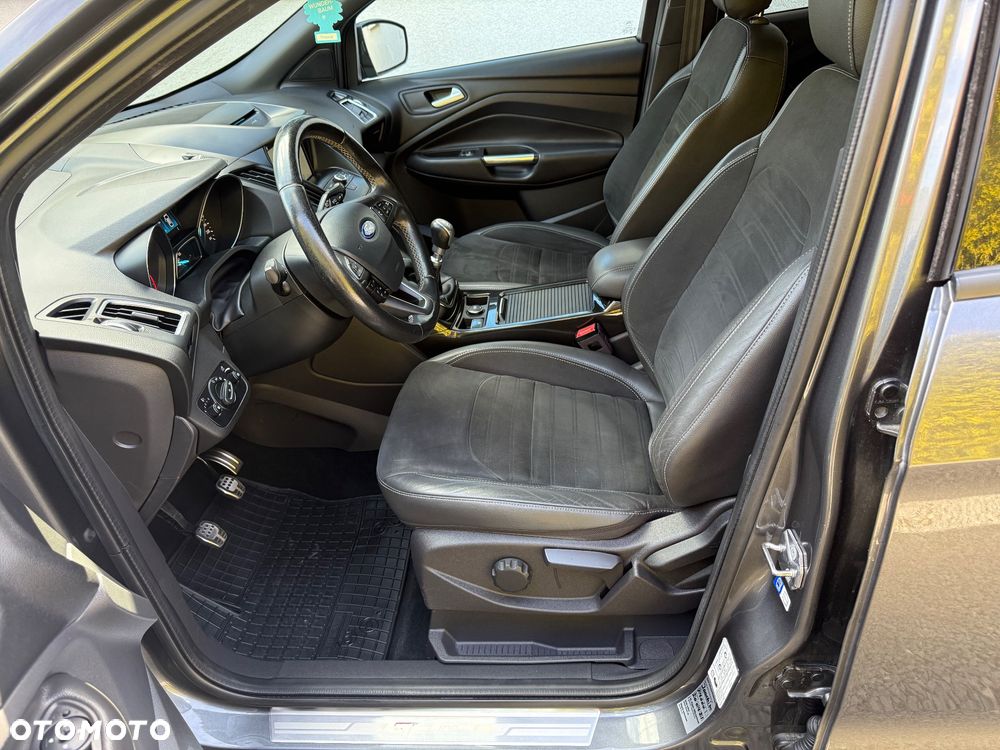 Ford Kuga 1.5 EcoBoost 2x4 ST-Line - 16