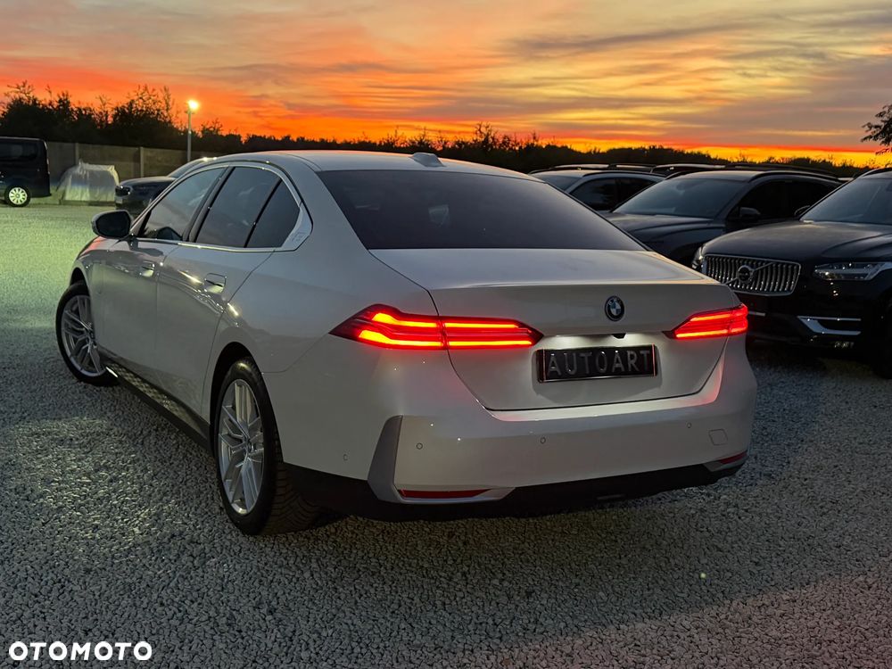 BMW Seria 5 530e xDrive - 12