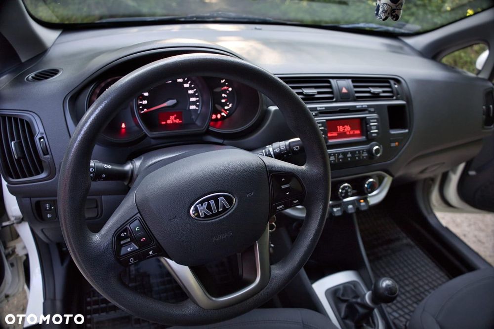 Kia Rio 1.2 L - 13