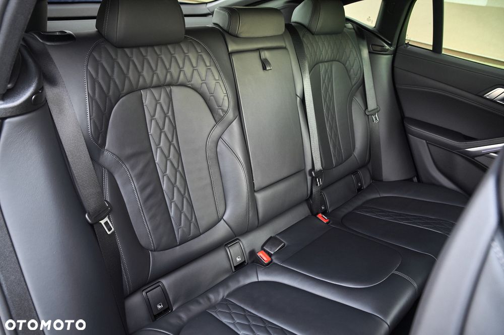 BMW X6 xDrive40d mHEV - 26