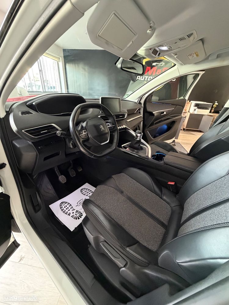 Peugeot 3008 PureTech 130 Stop & Start GPF Allure - 19