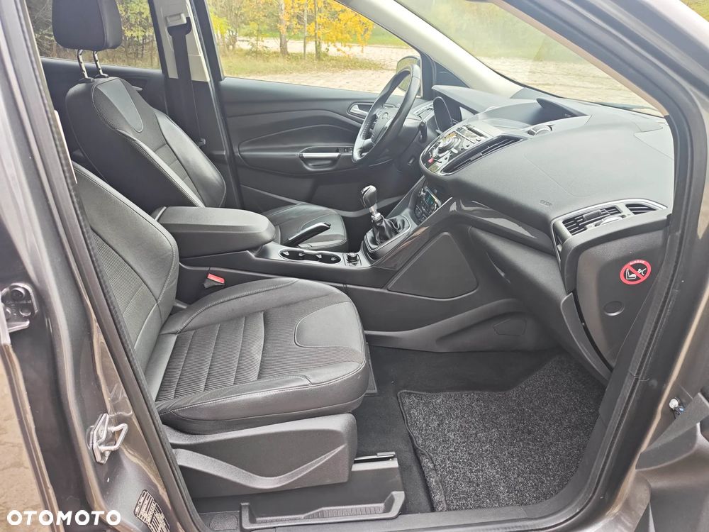 Ford Kuga 2.0 TDCi 4x4 Titanium - 20