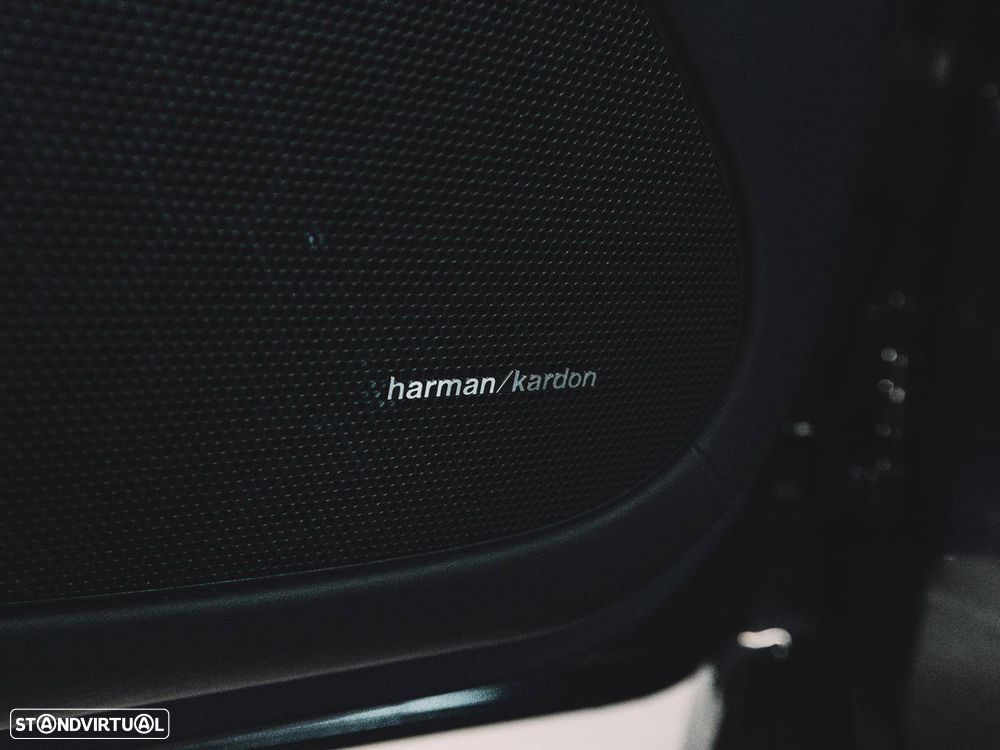 Mercedes-Benz SL 63 AMG Standard - 33