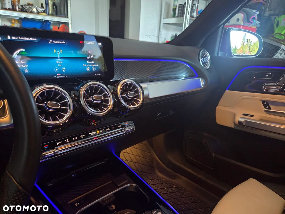 Mercedes-Benz GLB - 22