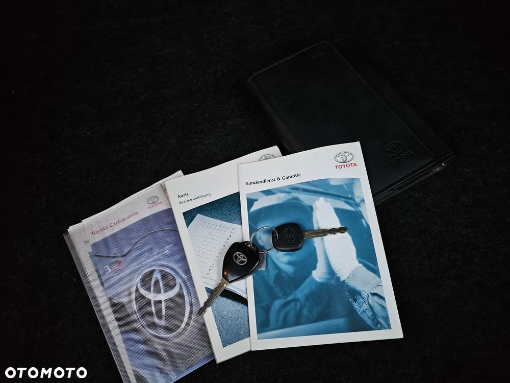 Toyota Auris 1.6 VVT-i Executive - 31