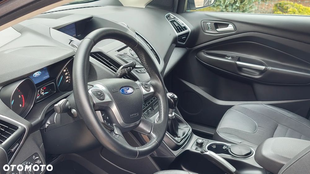 Ford Kuga 2.0 TDCi 4x4 Titanium - 36