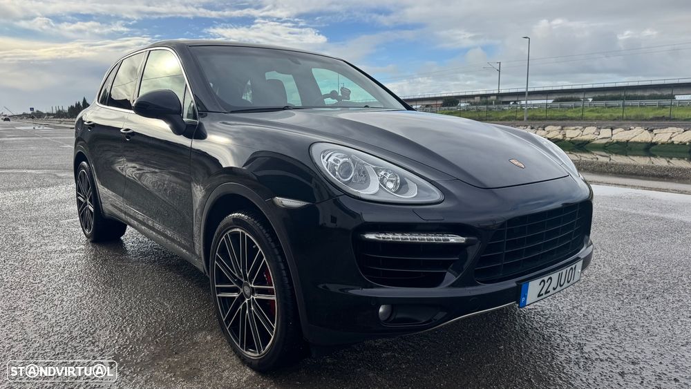 Porsche Cayenne Turbo - 1