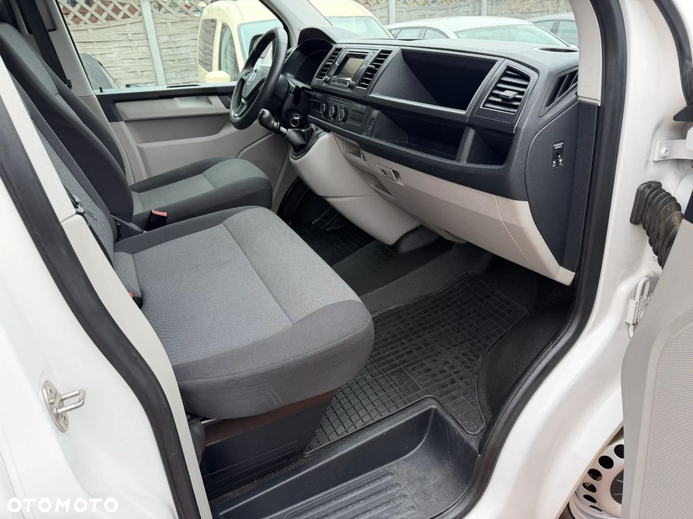 Volkswagen Transporter - 11