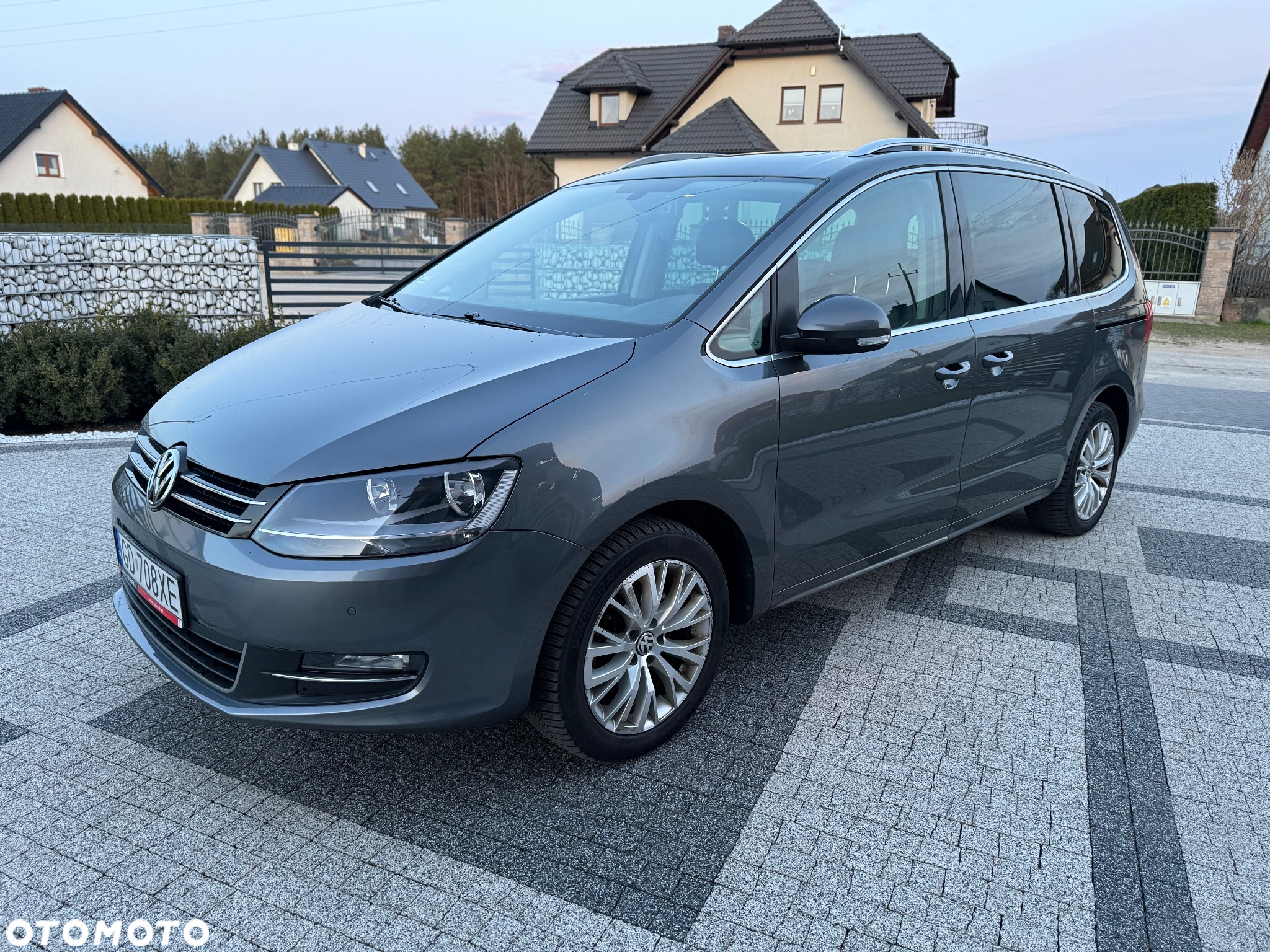 Volkswagen Sharan 2.0 TDI Highline DSG - 4