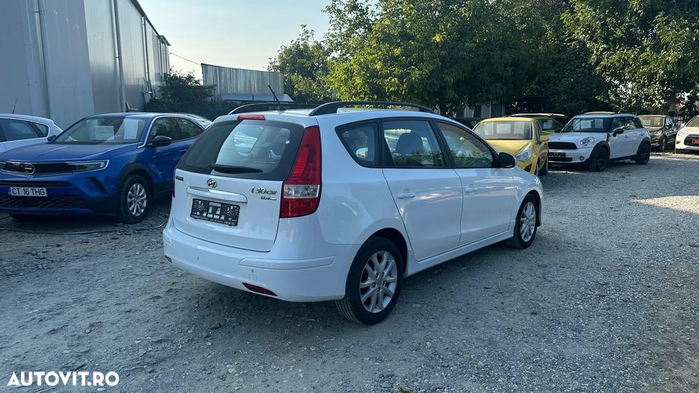 Hyundai i30 1.6 CRDI blue Classic - 11