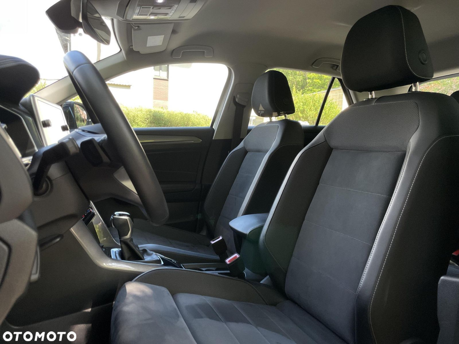 Volkswagen T-Roc - 13