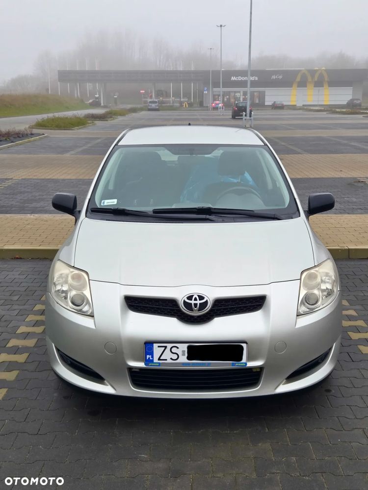 Toyota Auris 1.4 VVT-i Terra - 4
