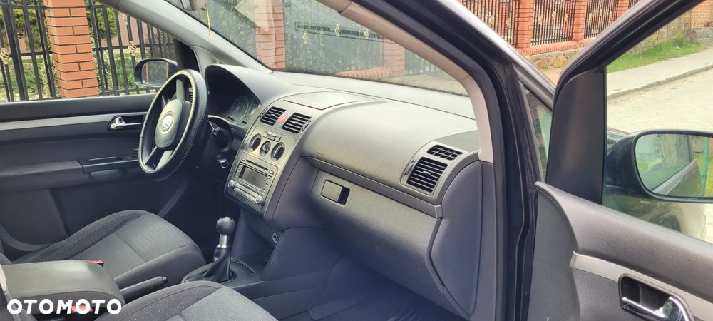 Volkswagen Touran - 3