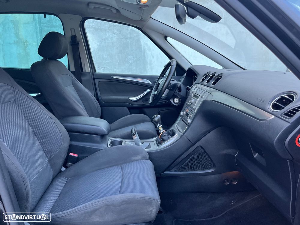 Ford S-Max 1.8 TDCi Titanium 7L - 26