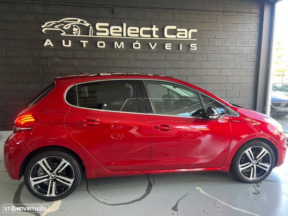 Peugeot 208 1.2 PureTech GT Line - 6