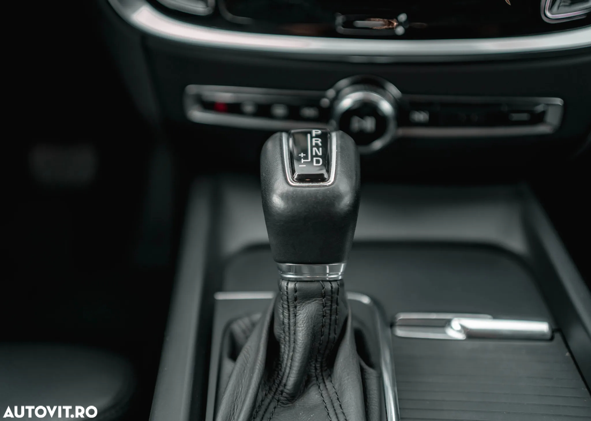 Volvo V60 D3 Geartronic Momentum - 34