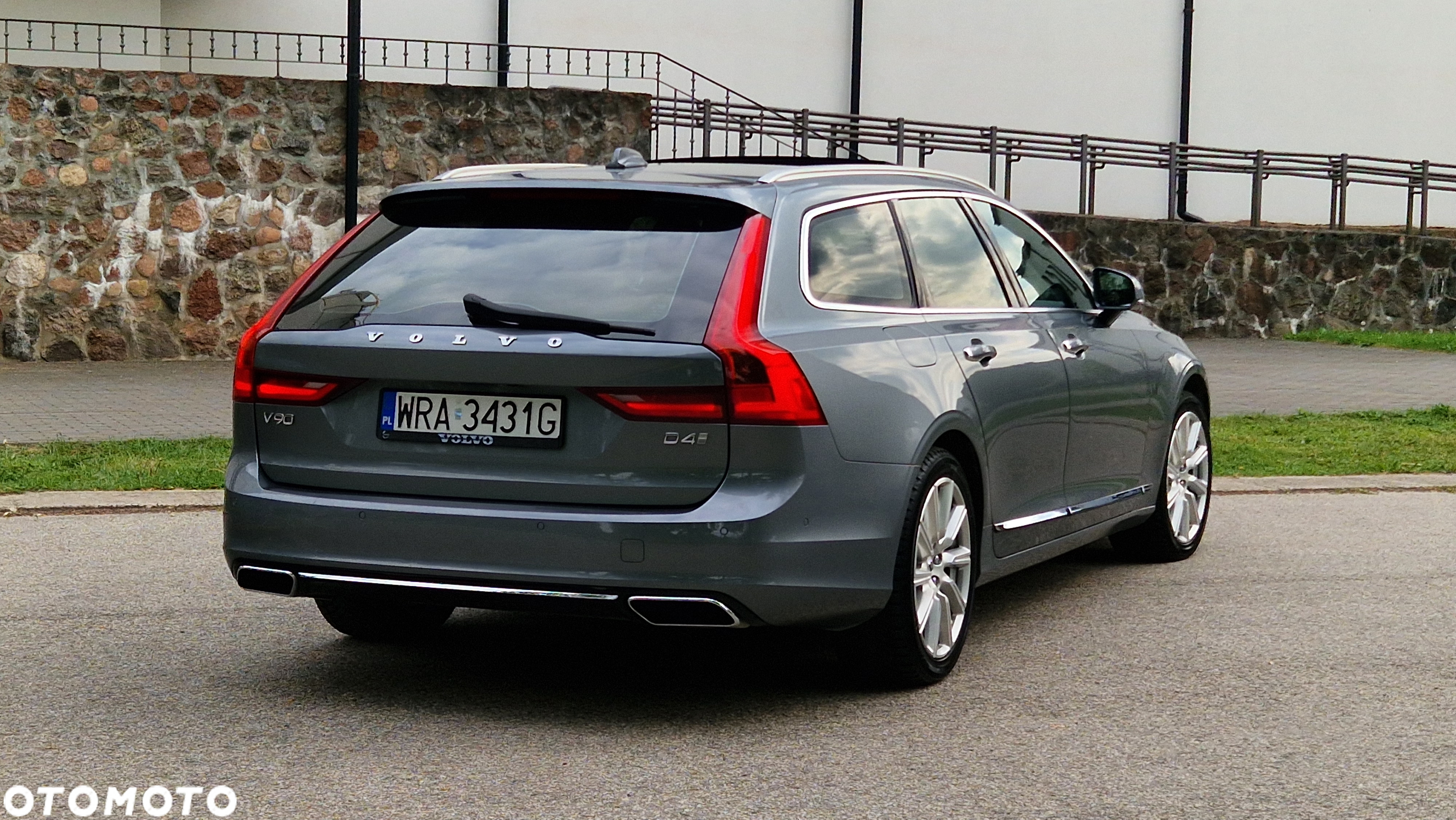 Volvo V90 D4 Inscription - 16