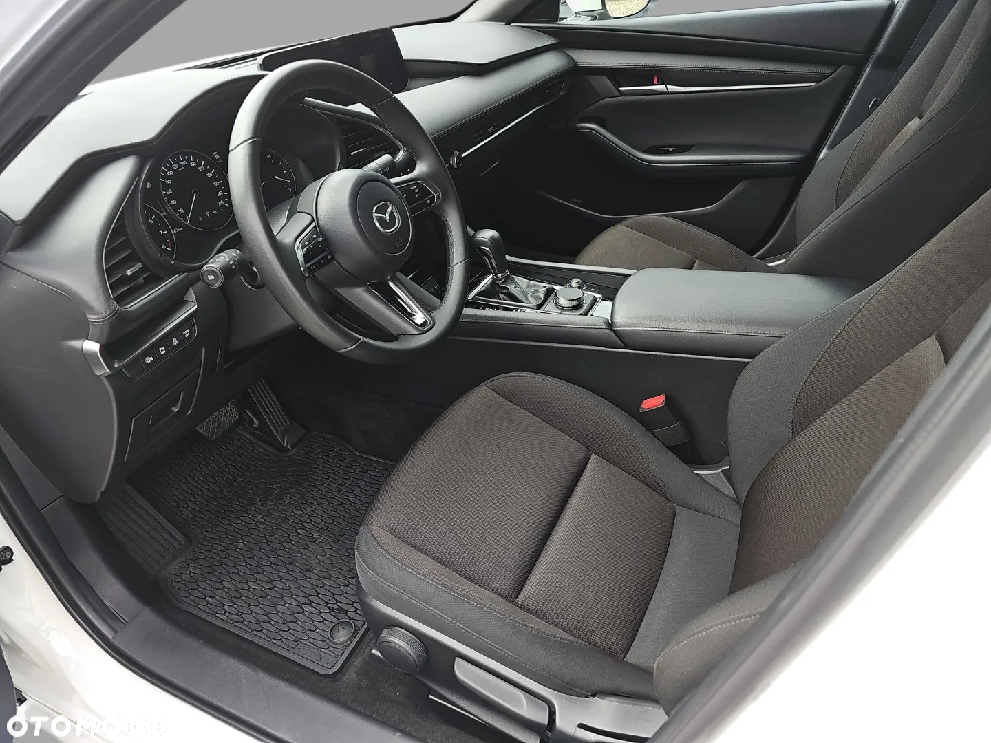 Mazda 3 - 10