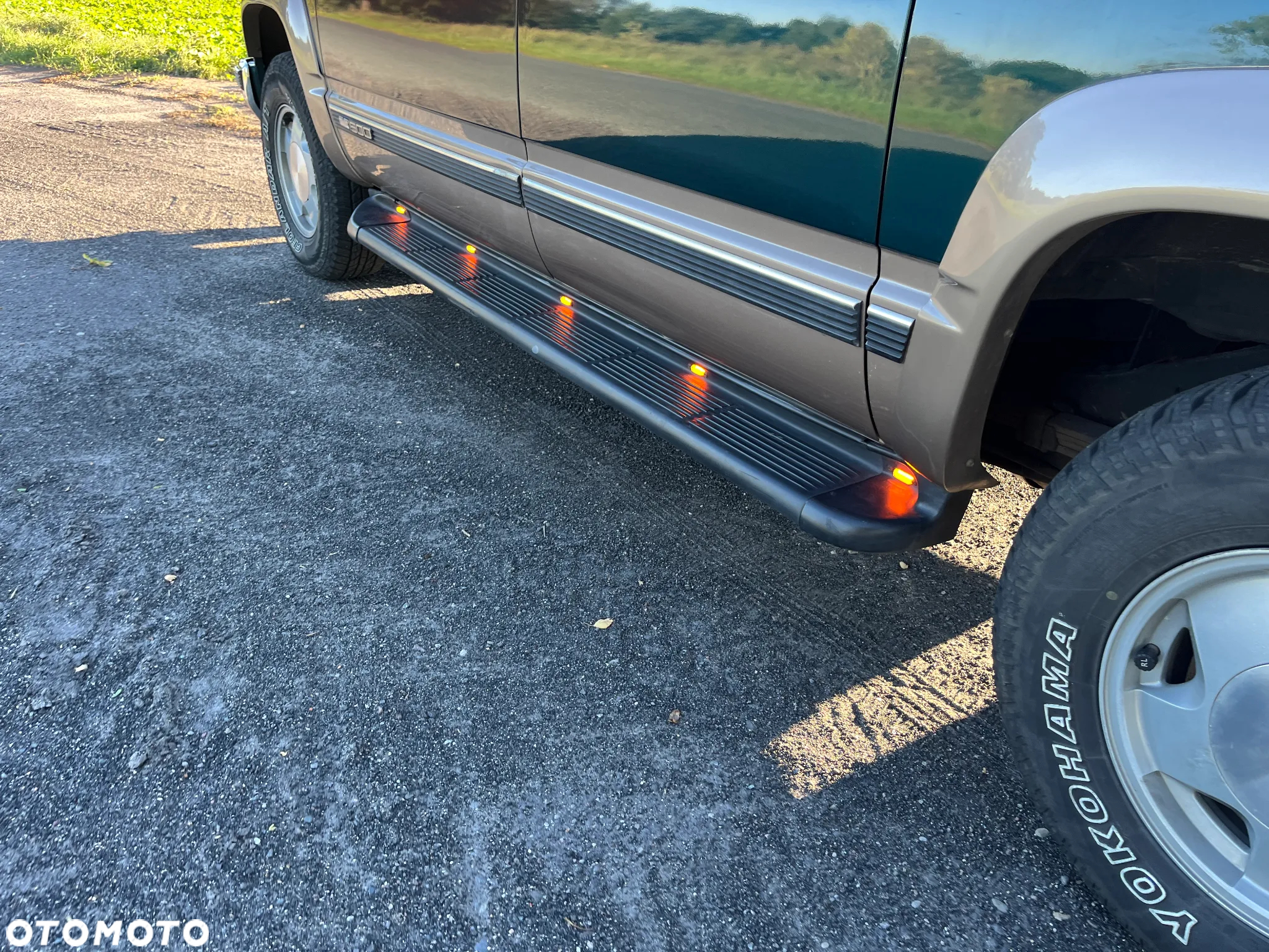 Chevrolet Suburban - 12