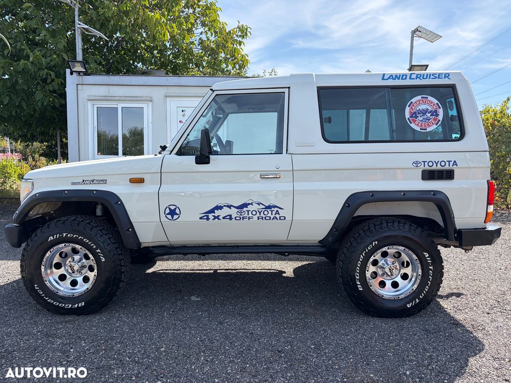 Toyota Land Cruiser - 2
