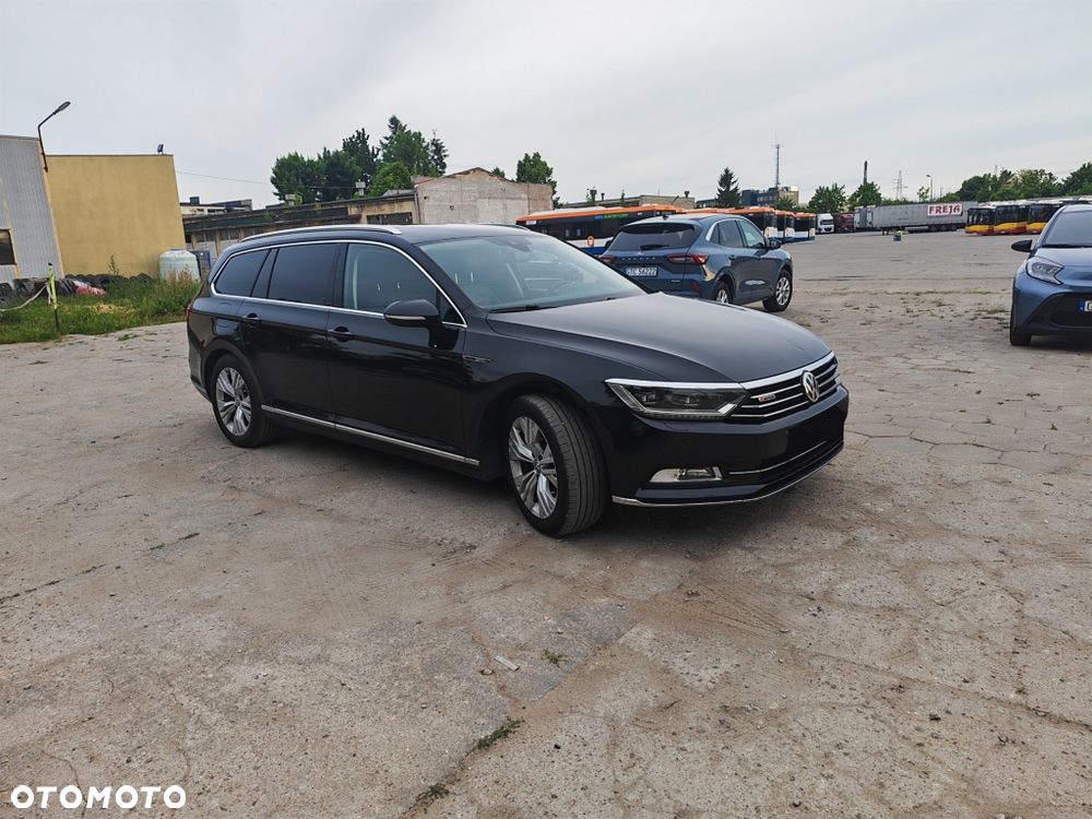 Volkswagen Passat - 2