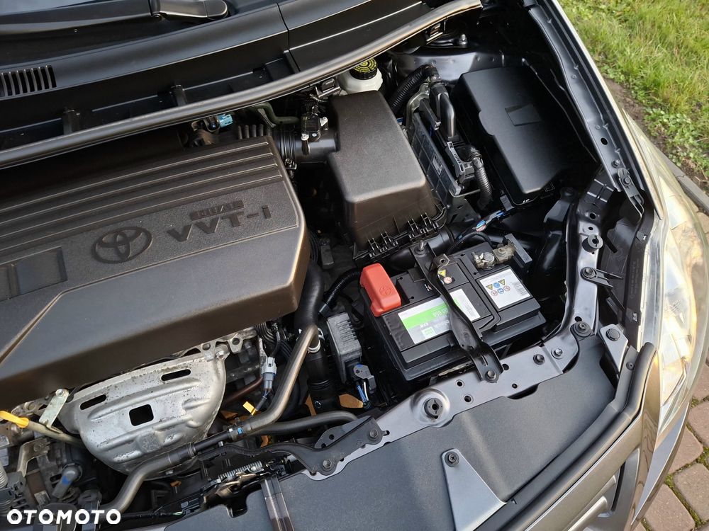 Toyota Auris 1.33 VVT-i Terra - 40