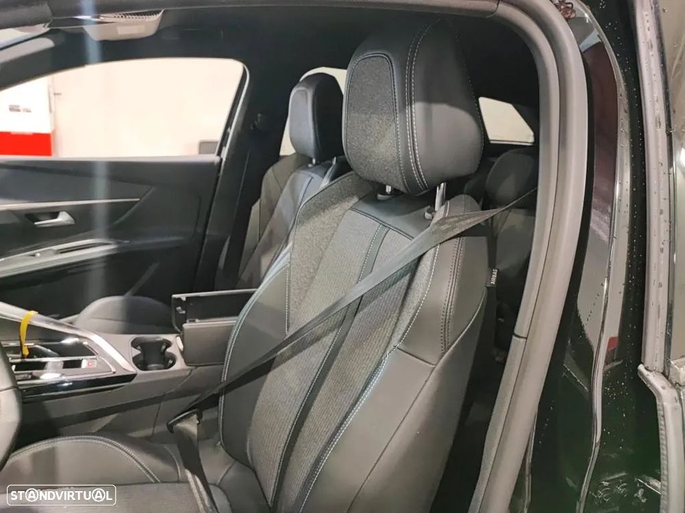 Peugeot 3008 1.6 Hybrid Allure Pack e-EAT8 - 5