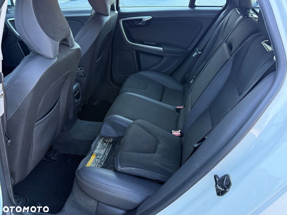 Volvo V60 - 10