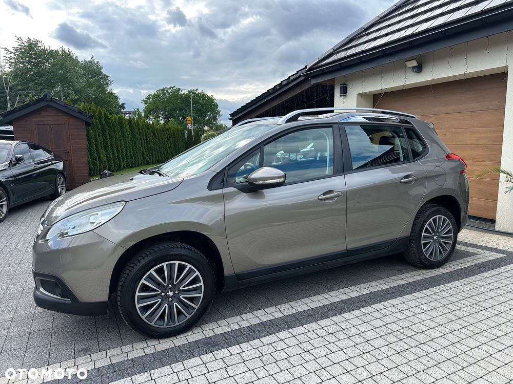Peugeot 2008 1.2 Pure Tech GPF Style - 16