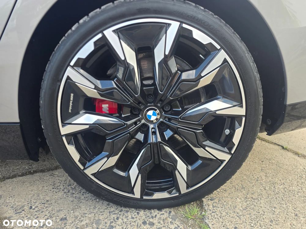 BMW i5 83.9kWh M60 xDrive - 8