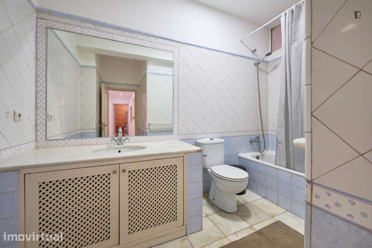 Quarto - localizado em Alcântara Lisbon - Grande imagem: 3/44