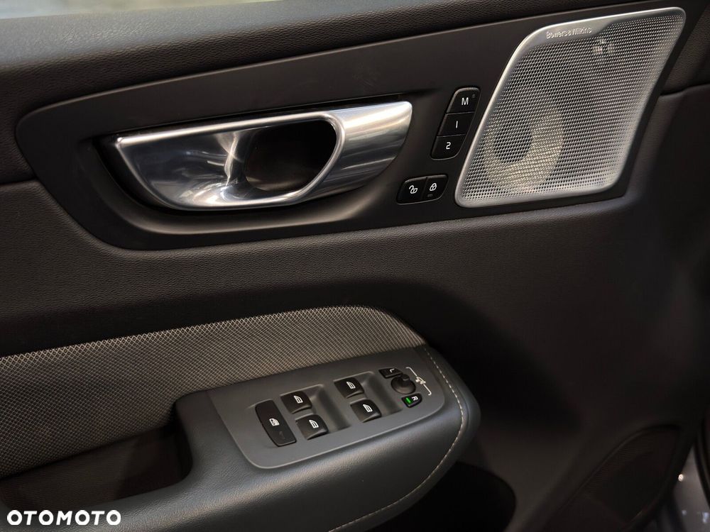 Volvo XC 60 B5 B AWD R-Design - 21