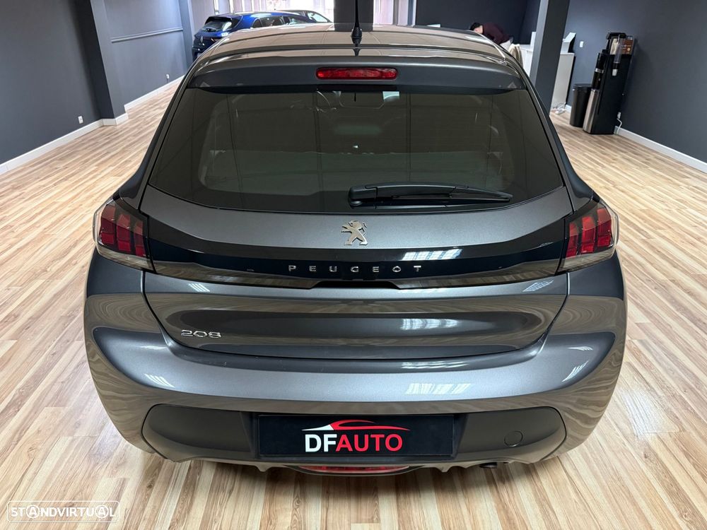 Peugeot 208 - 5