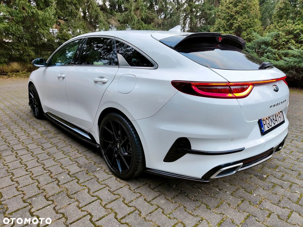 Kia ProCeed - 7