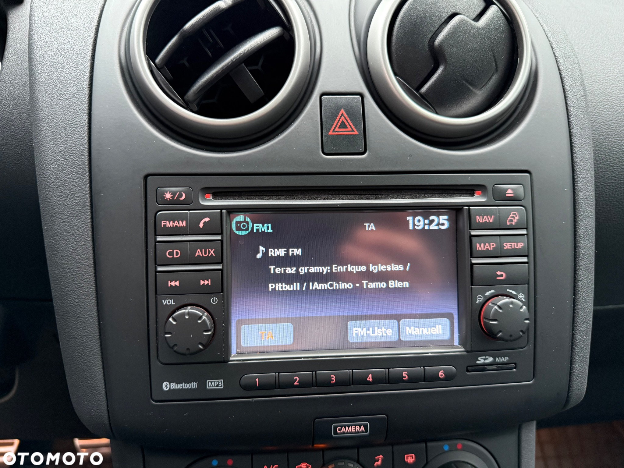 Nissan Qashqai 1.6 dCi TEKNA - 24