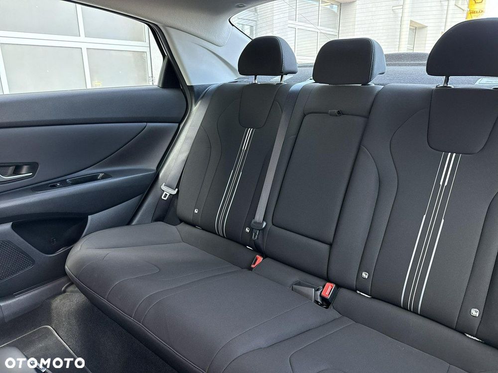 Hyundai Elantra 1.6 Smart - 27