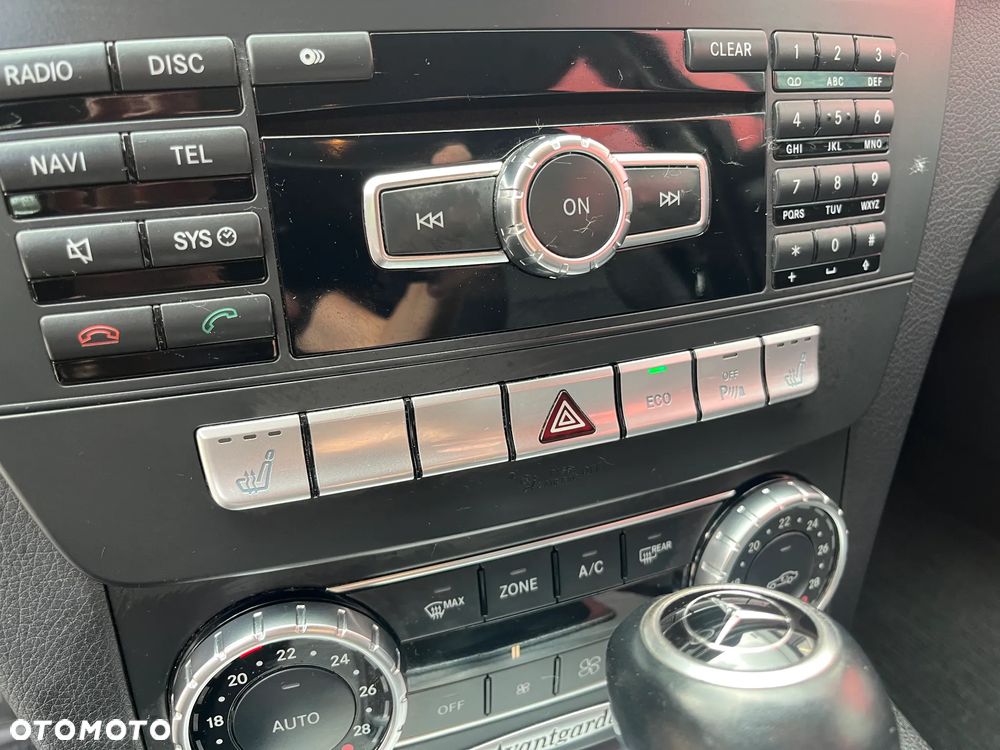 Mercedes-Benz Klasa C 180 T BlueEFFICIENCY 7G-TRONIC Avantgarde - 15